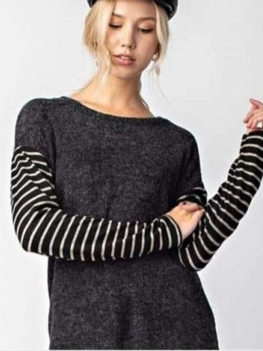12 PM BY MON AMI Terry Cloth fabric Sweatshirt Long sleeves Size Med NWT